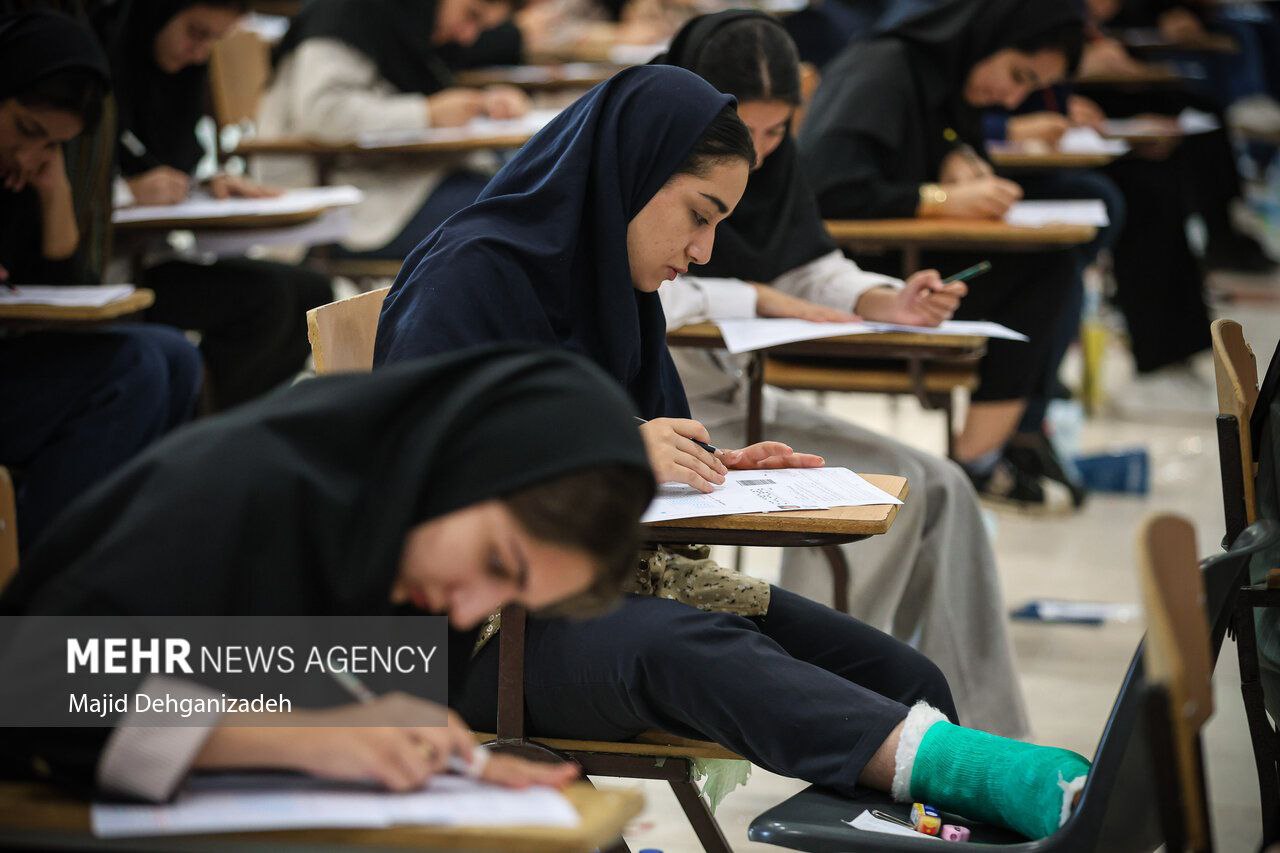 عکس/ نوبت اول کنکور سراسری ۱۴۰۴ در یزد