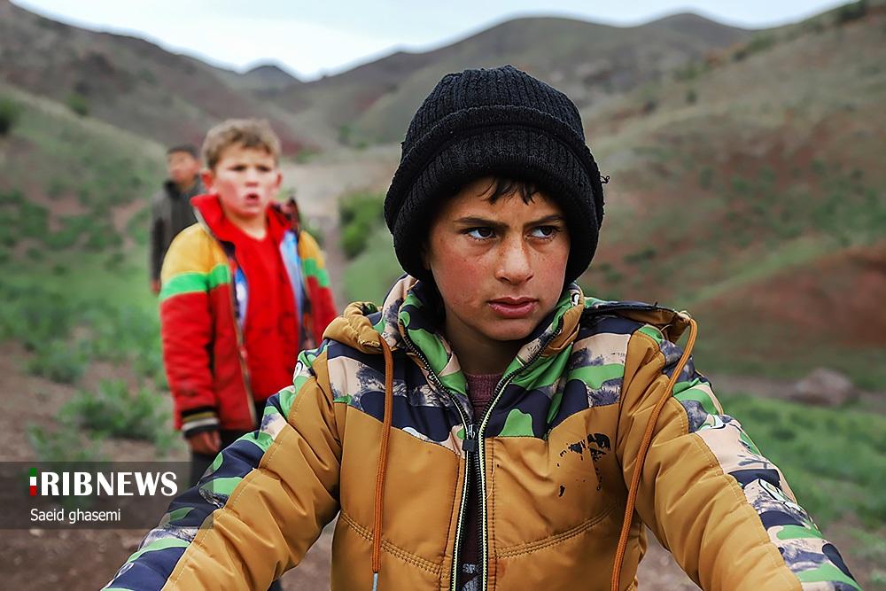 عکس/ به بهانه روز معلم؛ آموزش در دل روستای دورافتاده