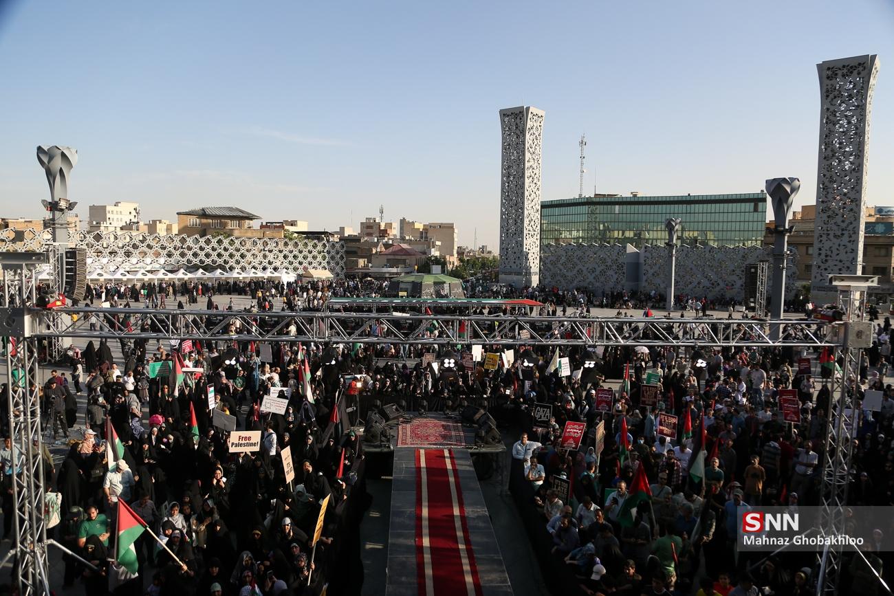 عکس/ اجتماع دفاع از حقوق مردم غزه در میدان امام حسین (ع)