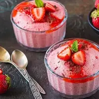 دسر توت فرنگی، خوشمزه ای به یاد ماندنی