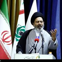چه گروه‌هایی در ثواب حاجیان شریک هستند؟