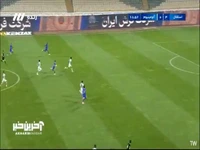 گلر و خط دفاع آلومینیوم مانع از به ثمر رسیدن گل چهارم استقلال شدند