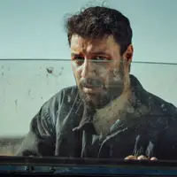 کارگرِ بی قرار و بداقبال؛ درباره نسبت بازی جواد عزتی با سریال «وحشی»