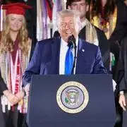 حرکات عجیب ترامپ در جمع دانشجویان آلاباما