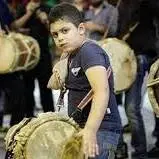 نوای سنج و دمام به یاد جانباختگان حادثه بندرعباس در محفل روز دختر 