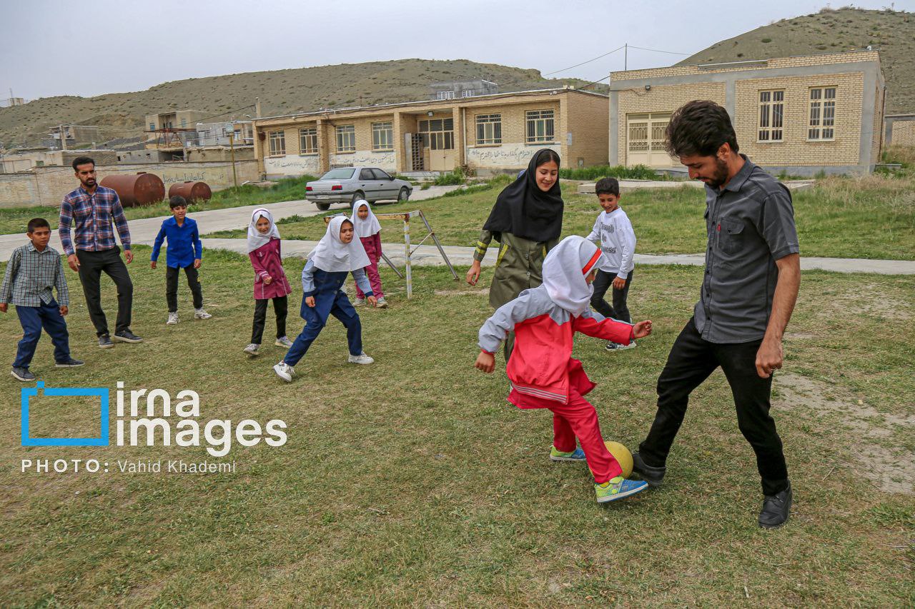 معلمی در قلب مناطق مرزی