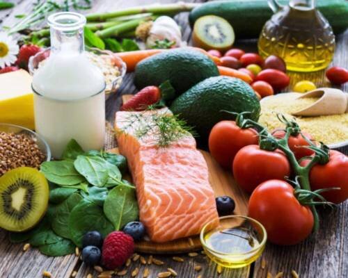 چه غذاهایی طبیعت گرم و خشک دارند ؟