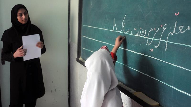 امام جمعه و استاندار کرمانشاه: معلمان نقش بی بدیلی در صیانت از فرهنگ و هویت ملی دارند