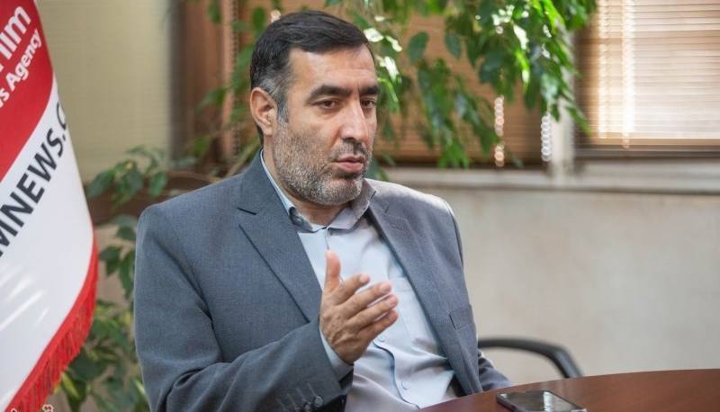 جوادی: بازیهای استقلال و پرسپولیس باید در تختی برگزار شود