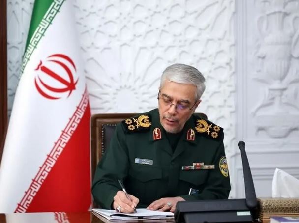 سرلشکر باقری به معلمان سراسر ایران تبریک گفت