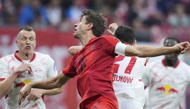کامبک بایرنمونیخ نافرجام ماند؛ قهرمانی به تعویق افتاد