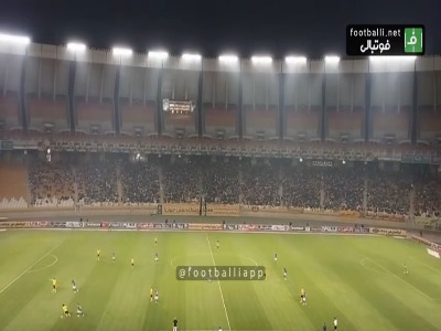 شعار هواداران سپاهان علیه بازیکنان حین بازی با گل گهر