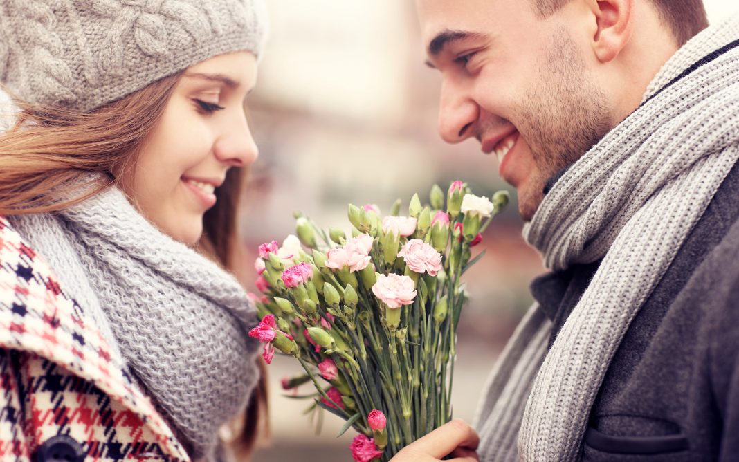 به جای بهانه آوردن بیهوده برای همسر، عذرخواهی کنید