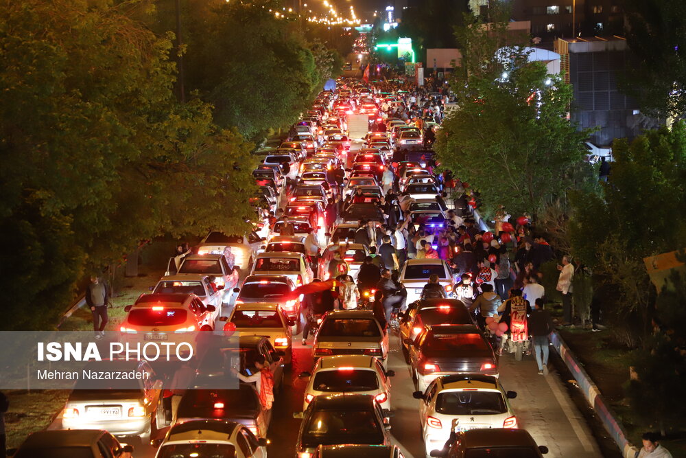 عکس/ جشن خیابانی تبریزی‌ها پس از قهرمانی تراکتور 