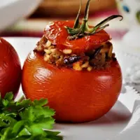 طرز تهیه دلمه گوجه فرنگی، یک غذای سالم و رژیمی