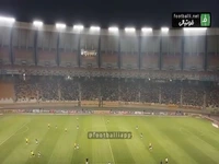 شعار هواداران سپاهان علیه بازیکنان حین بازی با گل گهر