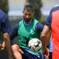 مهرداد محمدی کاور پوشید و شوت زد!