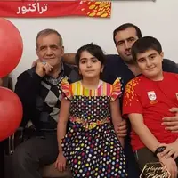 ماجرای تصویر پزشکیان با کیک تراکتور چه بود؟