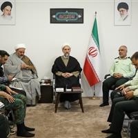 امام جمعه قزوین: کار پلیس ترکیبی از اقتدار و مهربانی است