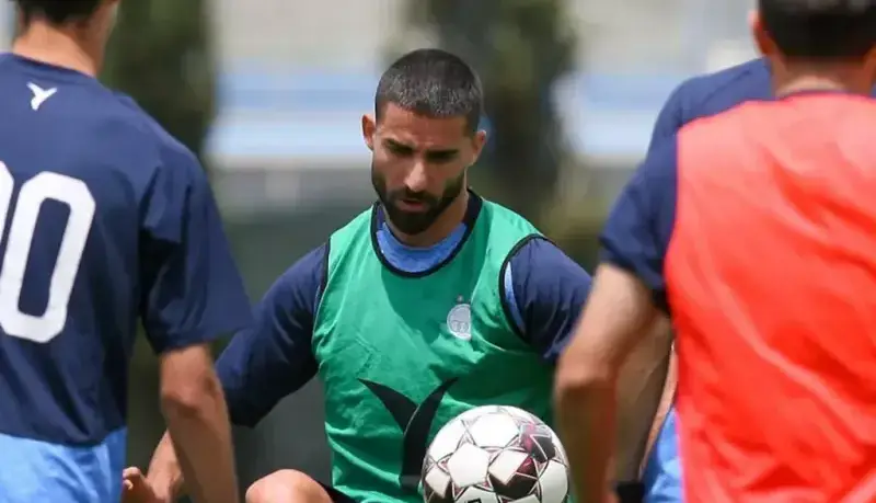 مهرداد محمدی کاور پوشید و شوت زد!