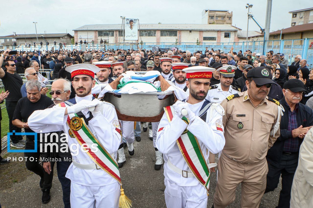 عکس/ تشییع پیکر «بهمن صالح‌نیا»