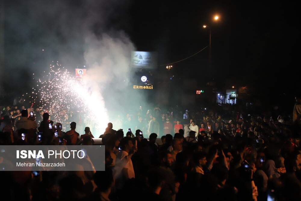عکس/ جشن خیابانی تبریزی‌ها پس از قهرمانی تراکتور 
