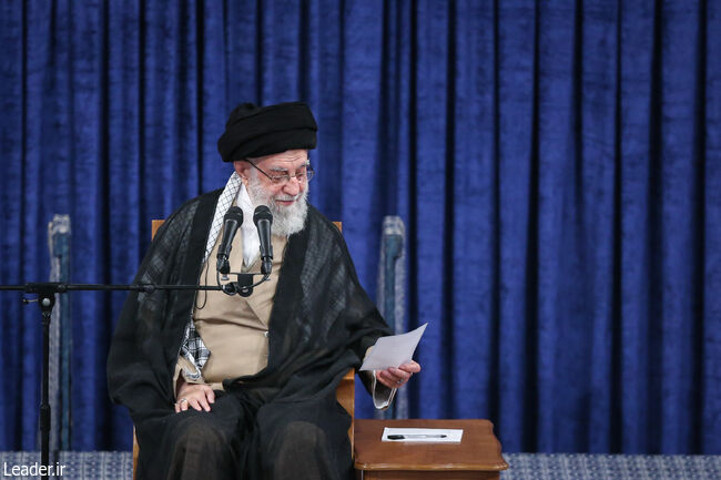 رهبر انقلاب: هیچ منفعتی برای امت اسلامی بالاتر از اتحاد نیست