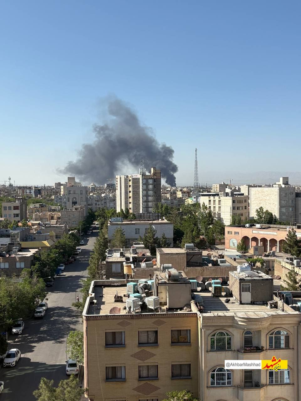 عکس/ آتش سوزی یک کارخانه موتورسیکلت در مشهد 