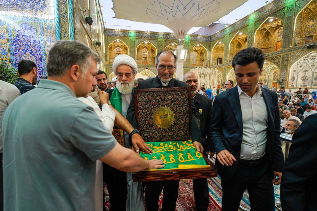 پرچم حرم امام رضا علیه‌السلام مهمان آستان مقدس علوی شد 