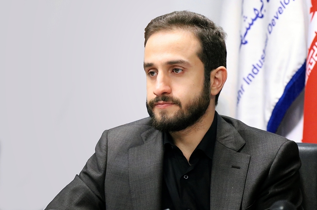 صادق الحسینی: احمدی‌نژاد بزرگترین شوک درمانی تاریخ را درست انجام داد