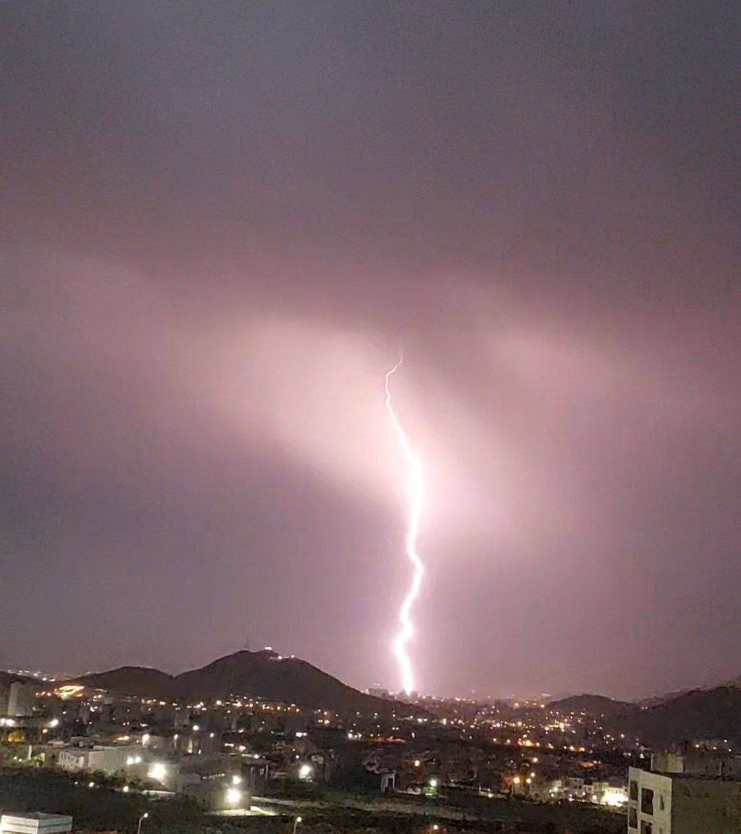 تصویری تماشایی از رعدوبرق در اراک