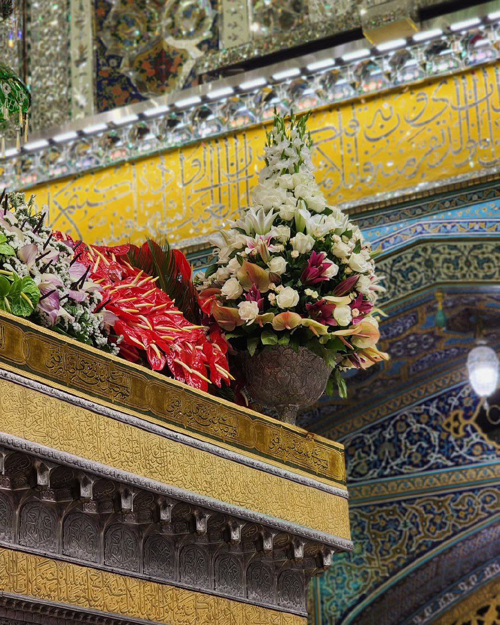 عکس/ گلباران حرم مطهر امام رضا(ع) در دهه کرامت