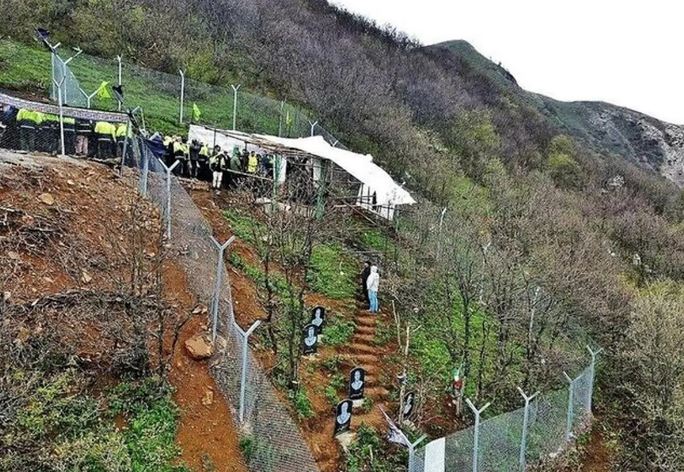 خانواده شهیدان‌ پرواز اردیبهشت در ورزقان حضور یافتند