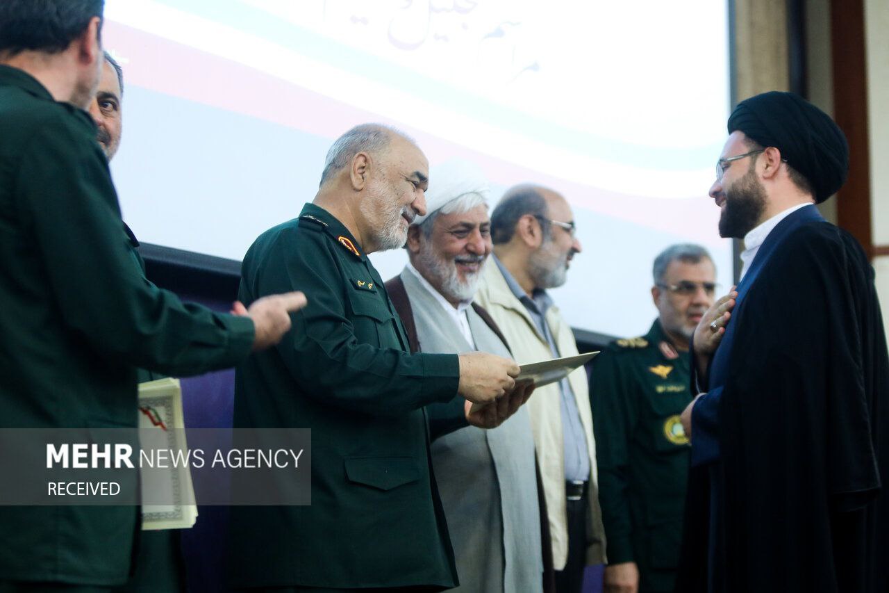 عکس/ تجلیل و تکریم استادان و مربیان سپاه