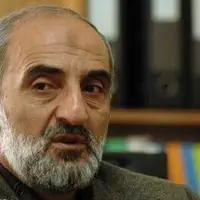 انتقاد شریعتمداری از صرافی‌هایی که ارز را با کانال تلگرامی نرخ گذاری می‌کنند؛