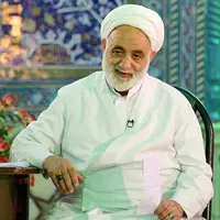 قرائتی: مدرک مثل کش شلوار است، واجب است ولی ارزش ندارد