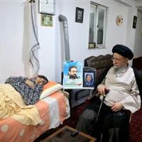 «حشمت» بانوی گلستان؛ عیادت نماینده ولی‌فقیه از رزمنده‌ای ماندگار