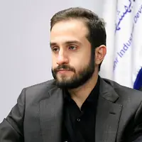 صادق الحسینی: احمدی‌نژاد بزرگترین شوک درمانی تاریخ را درست انجام داد