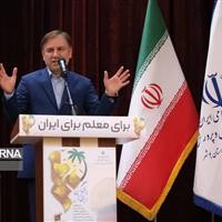 استاندار بوشهر: معلمان برای زنده نگهداشتن امید در جامعه تلاش کنند