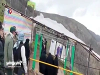 حضور خانواده شهدای خدمت و جمعی از اعضای دولت شهید رئیسی در محل سقوط بالگرد