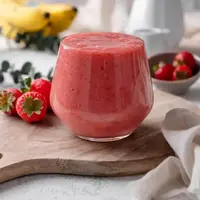 اسموتی توت‌فرنگی و موز؛ خنکی شیرین در هر جرعه!