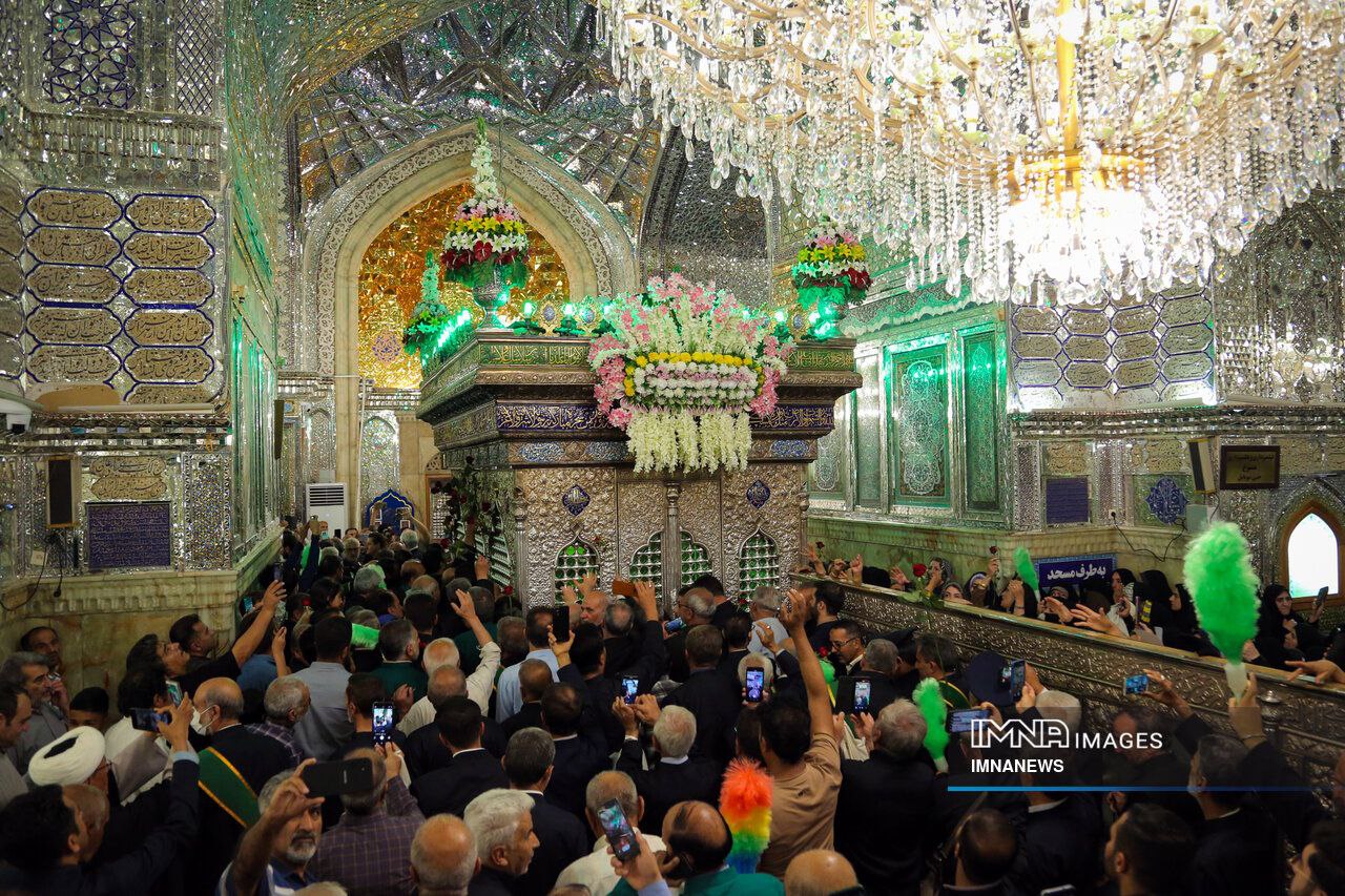 عکس/ آیین گلباران حرم حضرت شاهچراغ(ع)