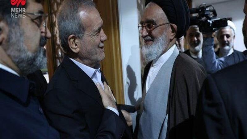 رئیس جمهور وارد قم شد