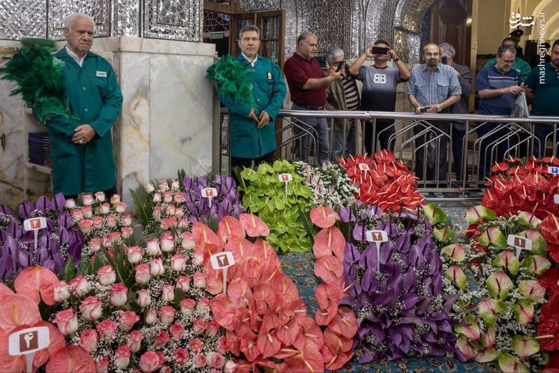 عکس/ گل‌آرایی ضریح نورانی علی ابن موسی الرضا(ع)