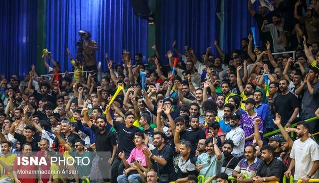 تاخیر در برگزاری دیدار فینال لیگ برتر بسکتبال بدلیل ازدحام جمعیت