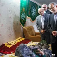 رئیس‌جمهور به دیدار مادر شهید رئیسی رفت