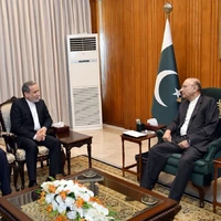 عکس/ دیدار عراقچی با رئیس جمهور پاکستان در اسلام آباد
