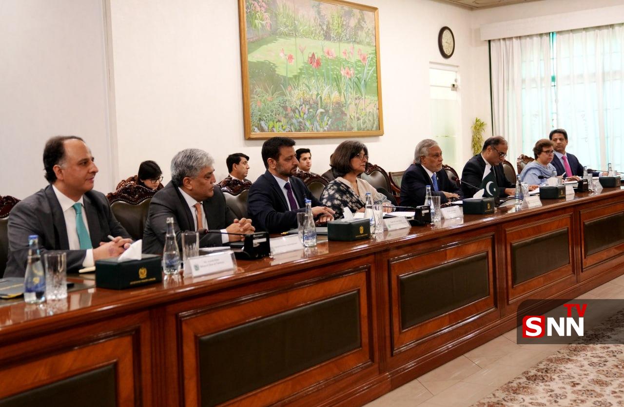 عکس/ دیدار و گفتگوی رسمی عراقچی با معاون نخست وزیر و وزیر امور خارجه پاکستان در اسلام آباد