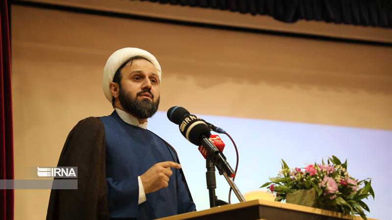 رسالت آموزش و پرورش تربیت انسان متعهد و مومن است