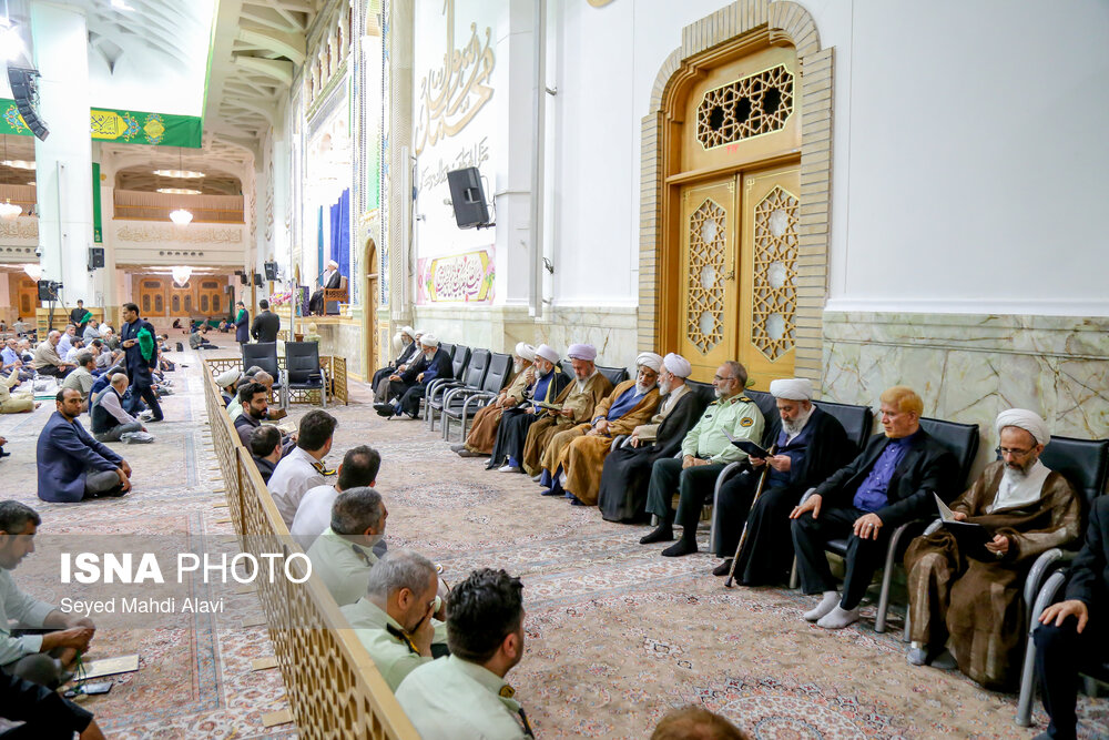 مراسم یادبود جانباختگان بندر شهید رجایی در حرم حضرت معصومه(س)